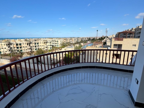 شاليه ثالث علوي بقرية بانوراما بيتش